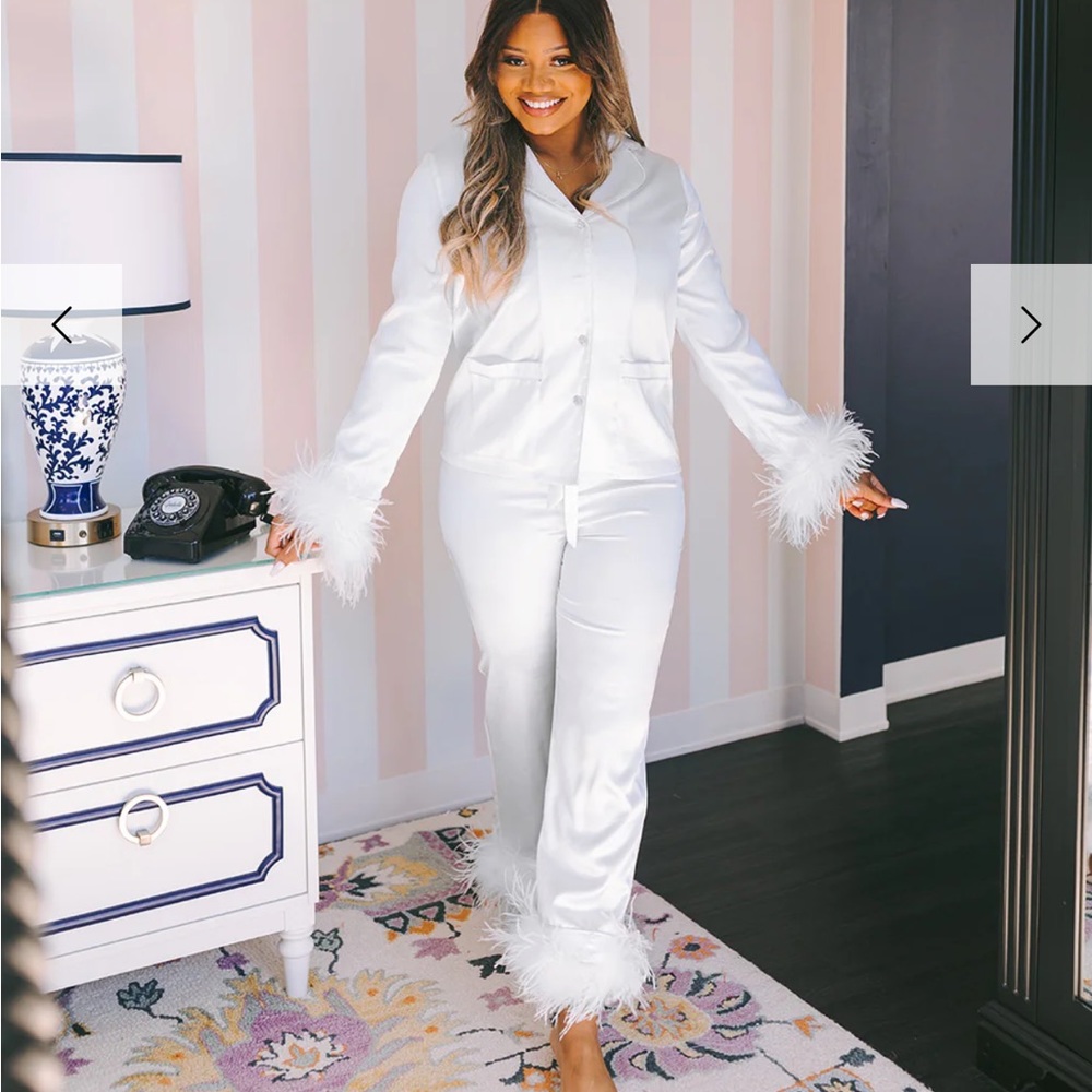 BUDDY LOVE - DANICA FEATHER TRIM LOUNGE SET - WHITE